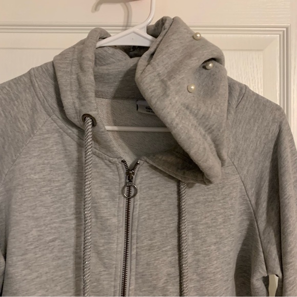 Only pearl accent raw edged hoodie - Picture 11 of 11